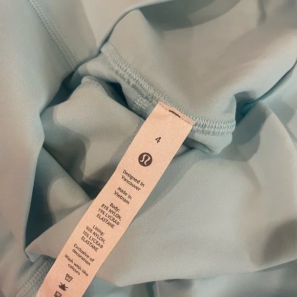 NWT Lulu Leggings Ice Blue Size 4 - Picture 1 of 4